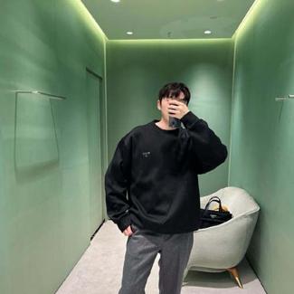 프라다 남여공용 맨투맨 3A582