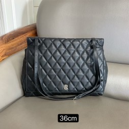 발렌시아가 퀼트  B 라지 숄더백 1688S88 블랙 은장