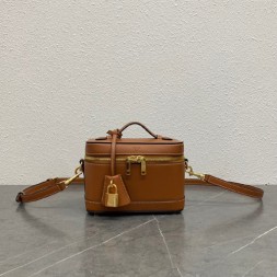 셀린느 새틴 베니티백 119463-2