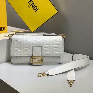 펜디 바게트 라지 8BR771 화이트
