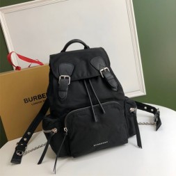 버버리 테크니컬 미디엄 백팩 40166221 블랙